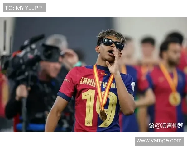 西班牙牙足球巨星的辉煌生涯与绿茵场上传奇故事